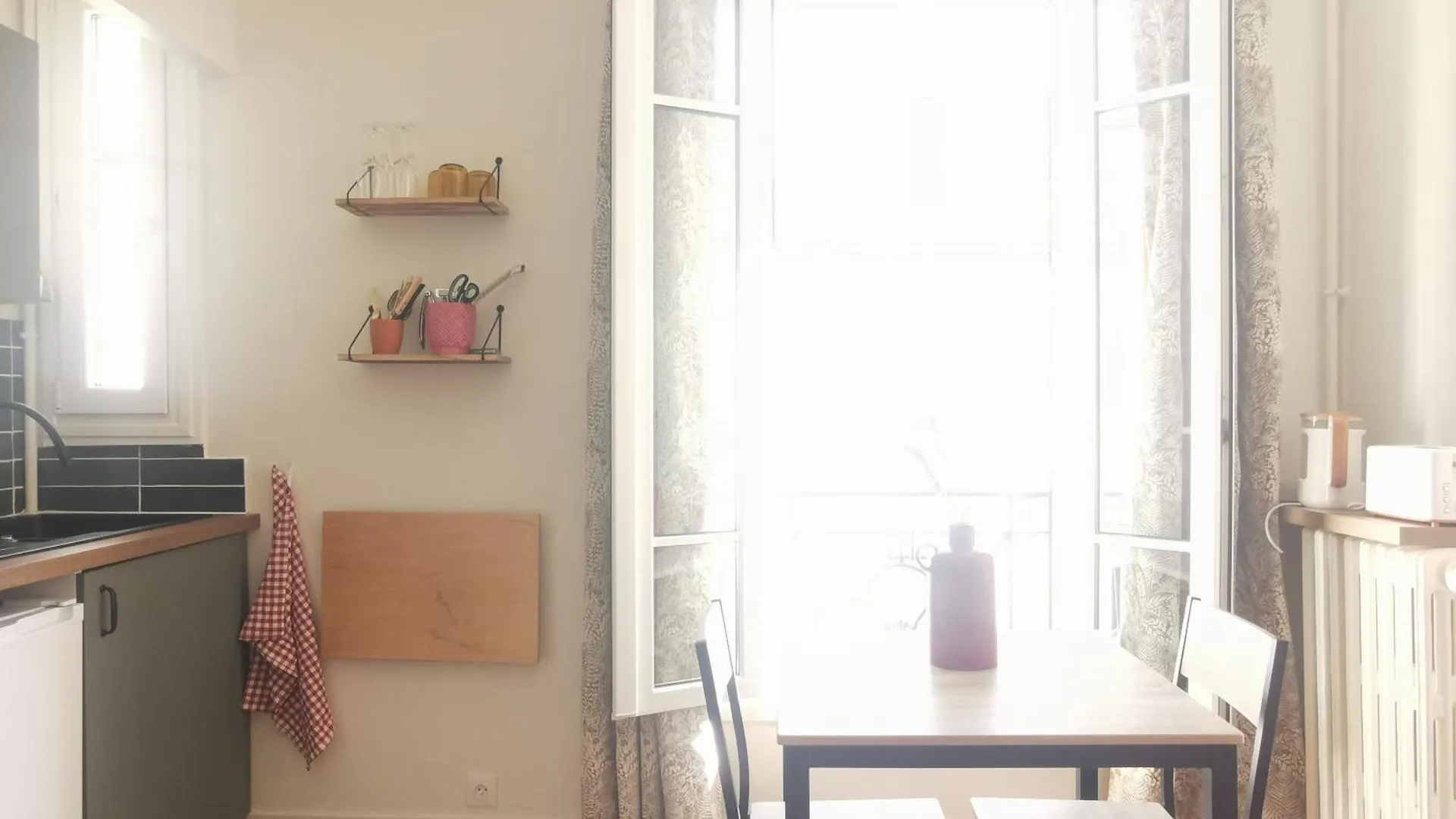 Lovely And Bright Studio In Montmartre Parigi Francia